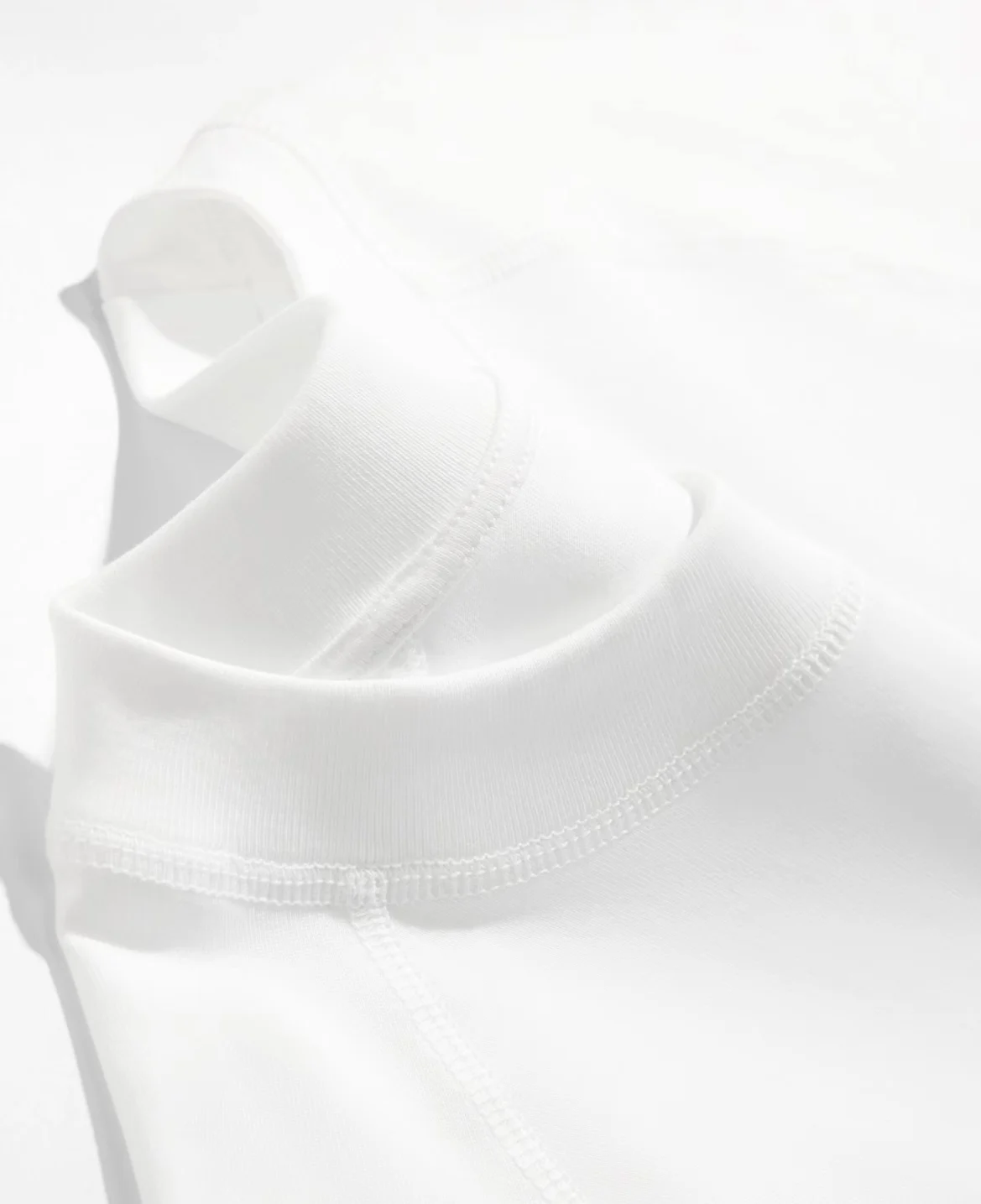 تي شيرت بتصميم احترافي لرياضة  - مراجعة Vintage Fashion Expert وسعره